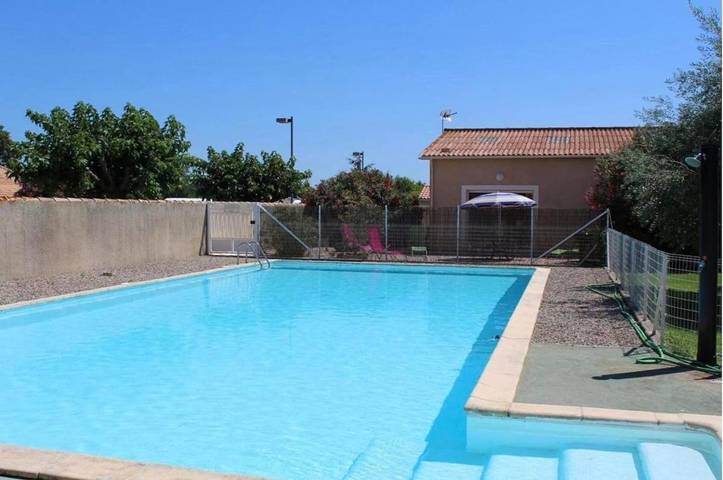 Location de vacances pour 6 personnes, avec piscine ainsi que vue et terrasse à Cruscades - 2