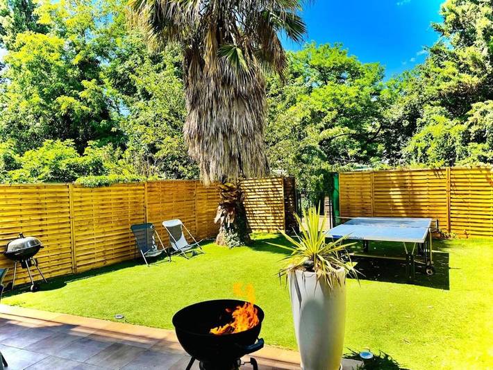Gîte pour 15 personnes, avec Jacuzzi ainsi que Terrasse et Jardin à Villeurbanne - 2