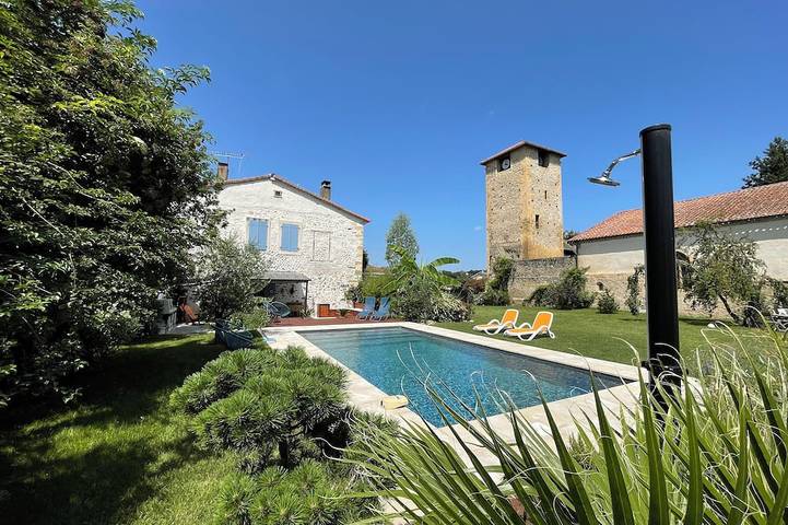 Location de vacances pour 10 personnes, avec terrasse et jardin dans Beauchalot