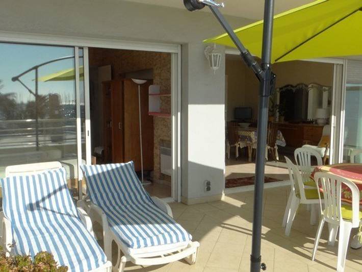 Gîte pour 4 personnes, avec terrasse et piscine dans Office De Tourisme Cavalaire - 2