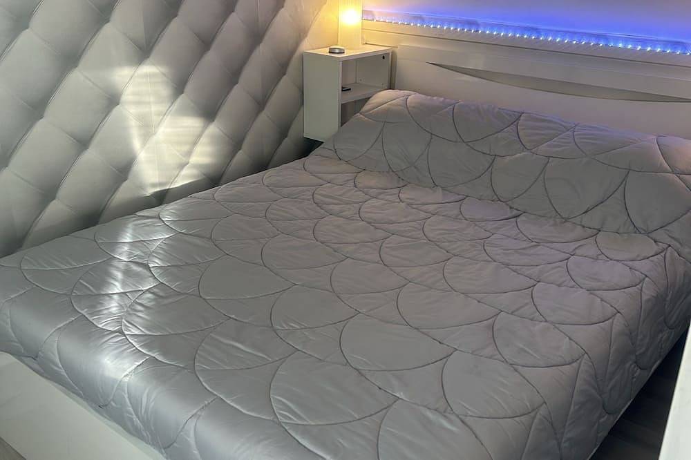 Entire apartment, Pleasant duplex, direct access, free wifi beach in Merville-Franceville-Plage, Caen region