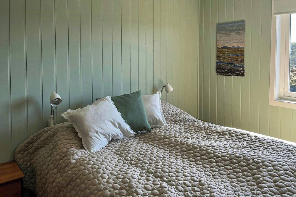 Hütte am Meer mit Blick auf die Schären in Radøy in Austrheim