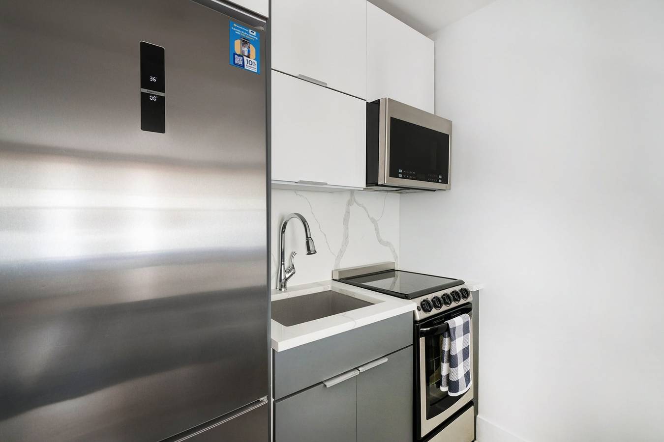 Entire apartment, 1597-7 Luxury Upper East Studio W D in unit in Manhattan, New York City