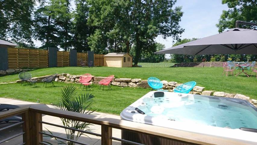 Appart’hôtel pour 3 personnes, avec jardin et jacuzzi
