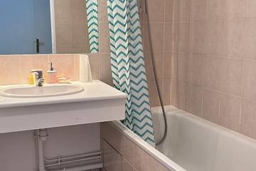 Appartement De Vacances pour 2 Personnes dans Courbevoie, Hauts-de-Seine, Photo 2