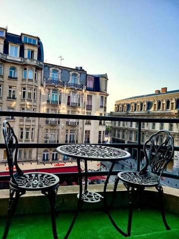 Maison d’hôte pour 6 personnes, avec terrasse dans Gare De Lille Flandres