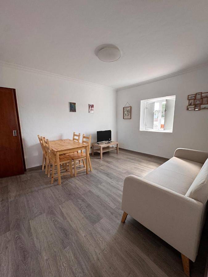 Apartamento para 4 personas, con Terraza y Jardín en Alcabideche