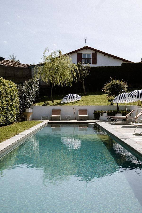 Maison de vacances pour 13 personnes, avec piscine ainsi que sauna et jardin, animaux acceptés