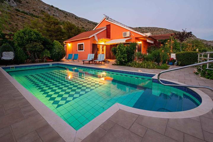 Ferienhaus für 3 Personen, mit Garten in Podstrana
