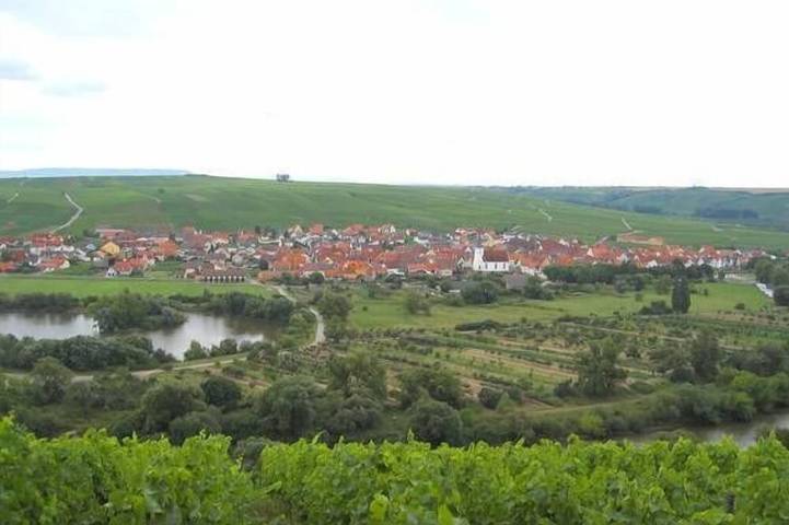 Ganze Wohnung, Gemütliche Ferienwohnung 115 qm in Nordheim am Main, Fränkisches Weinland