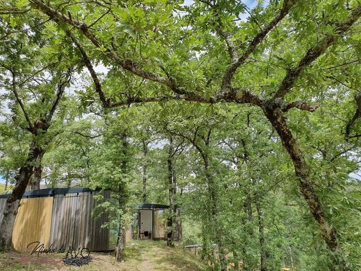 Gîte pour 2 personnes, avec Balcon et Terrasse ainsi que Jardin et Vue sur le lac à Chaves