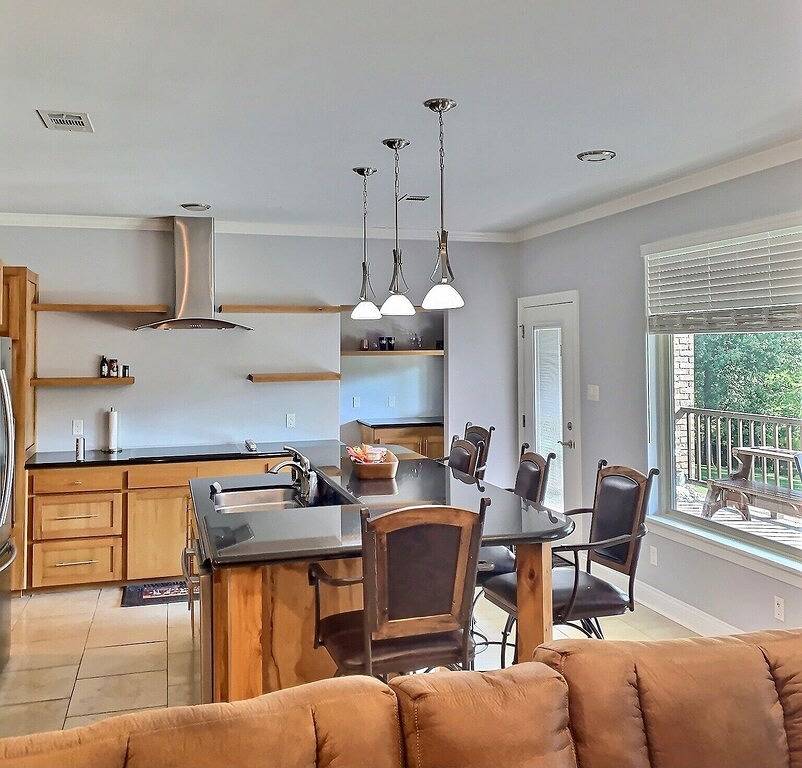 How nice... Waterfront peace and quiet *Wi-Fi!* in Toledo Bend Reservoir