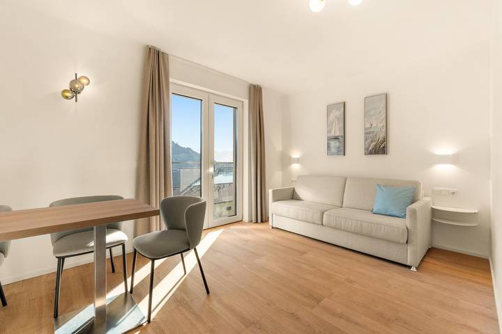 Ganze Ferienwohnung, Seelodge 2-4 Personen mit Balkon und Terrasse Eg in Treffen am Ossiacher See, Gerlitzen