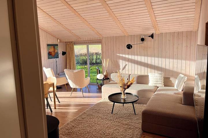 Ferienhaus für 6 Personen, mit Whirlpool und Terrasse sowie Garten in Wesselburenerkoog