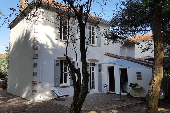 Location de vacances pour 8 personnes, avec terrasse et jardin dans Plage des Rochelets