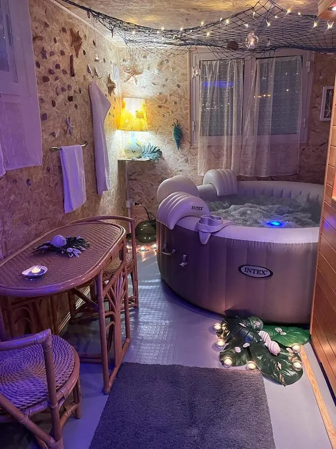 Chalet per 7 persone, con panorama e giardino nonché piscina e sauna, con animali domestici - 1
