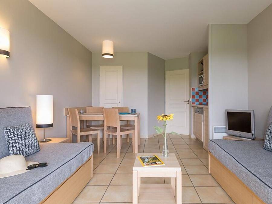 Pierre & Vacances Résidence Le Green Beach - Omaha Beach - Studio 5 personnes - Studio - 1 alcôve - Terrasse ou balcon in Port-en-Bessin-Huppain, Région de Bayeux