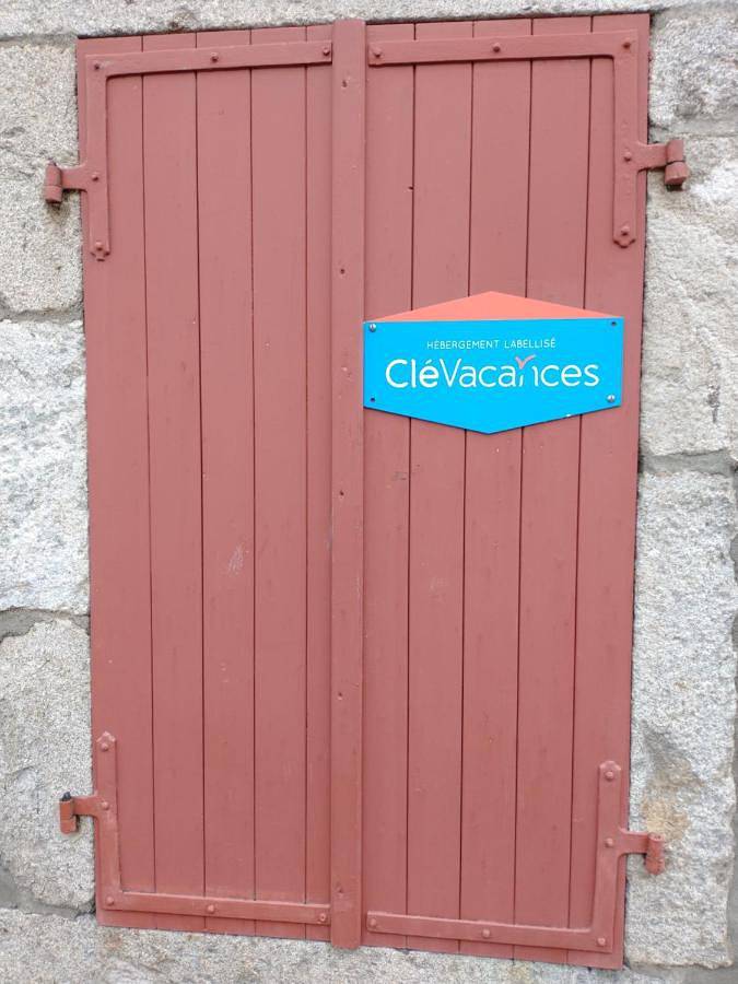 Location de vacances pour 13 personnes, avec terrasse à Saint-Anthème - 3