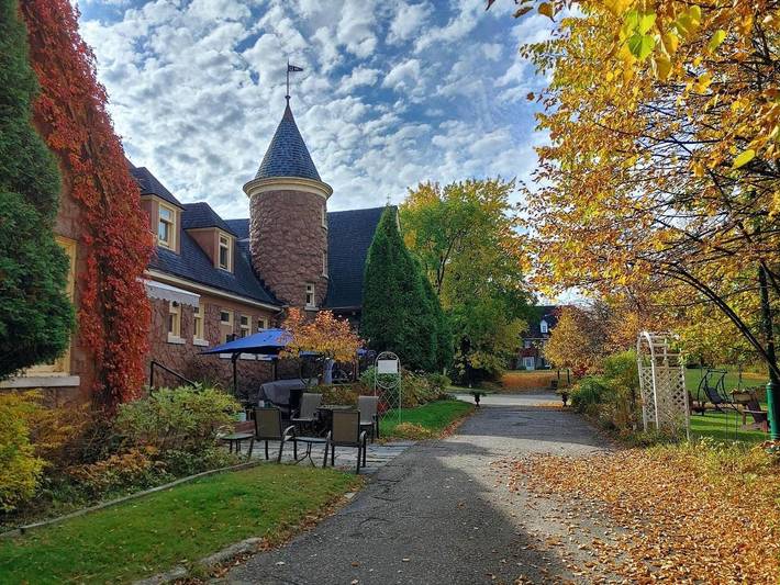Gîte pour 2 personnes, avec terrasse et piscine ainsi que jardin et sauna à Saguenay - 2