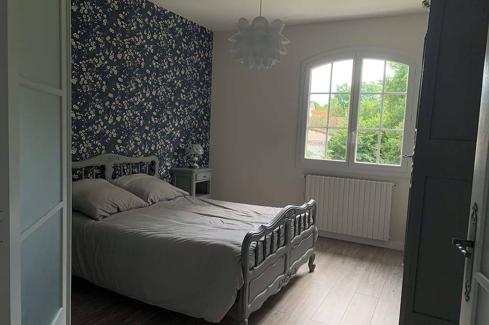 Gîte 6 pers dans maison de campagne 2 chambres, jardin ombragé, parking sécurisé in Lavaur, Région de Castres