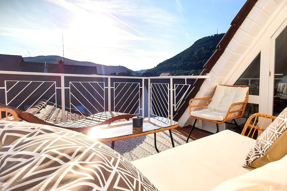 Ganze Wohnung, Romantic-Altbau-Apartment mit Dachterrasse und Waldblick, 80m² in Annweiler, Trifelsland