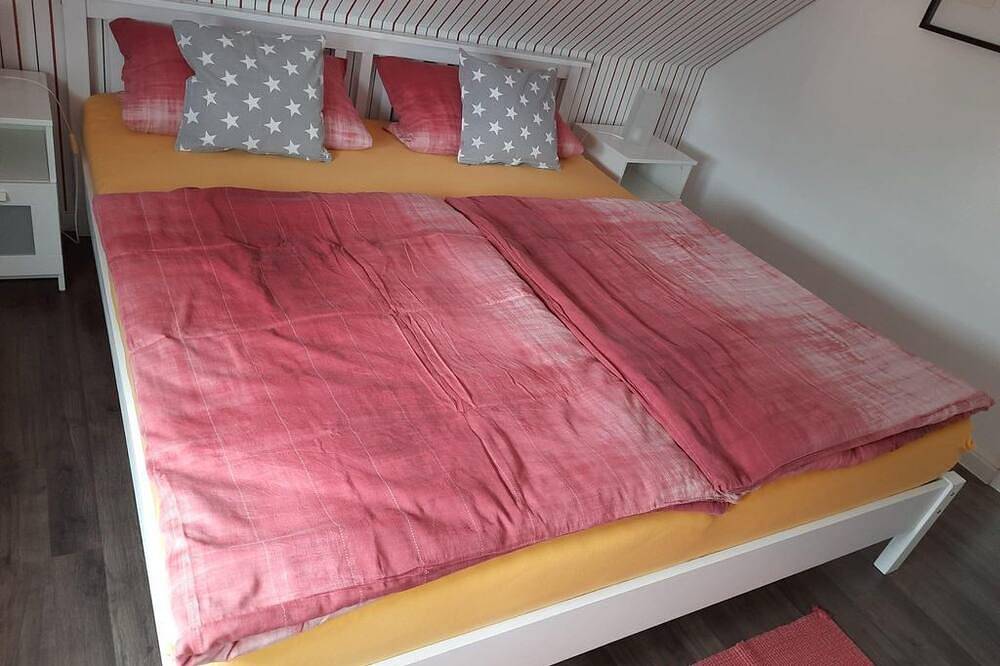 Ganze Wohnung, Ferienwohnung Sternfeld - Appartement/Fewo, Dusche und Badewanne, 1 Schlafra in Osburg, Landkreis Trier-Saarburg