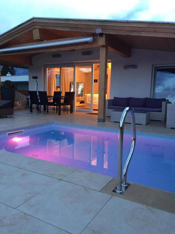 Ferienhaus für 6 Personen, mit Sauna und Ausblick sowie Garten und Pool in Seefeld in Tirol