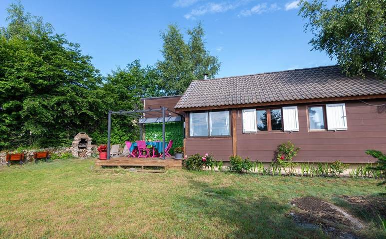 Gîte pour 4 personnes, avec Terrasse ainsi que Jardin et Vue
