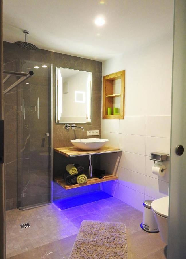 Ferienwohnung für 5 Personen, mit Balkon und Terrasse sowie Ausblick in Tiefenbach (Oberstdorf) - 2