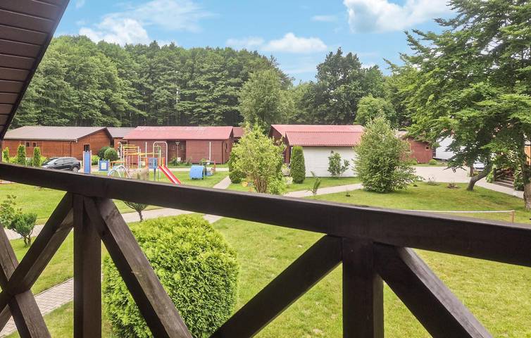 Ferienhaus für 6 Personen mit Terrasse in Granica Łazy, Powiat Koszaliński