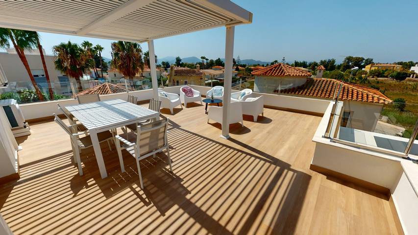 Ferienwohnung für 4 Personen, mit Terrasse und Pool in Oliva