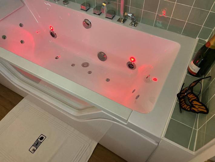 Gîte pour 2 personnes, avec jacuzzi à Château-Renault - 3