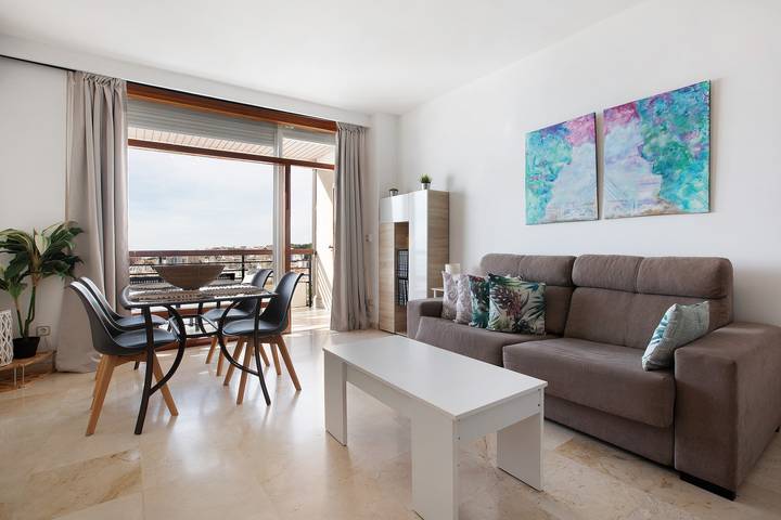 Hel lejlighed, Apartment 'Primera Linea Panoramic Views' with Sea View, Wi-Fi and Air Conditioning in La Carihuela, Torremolinos