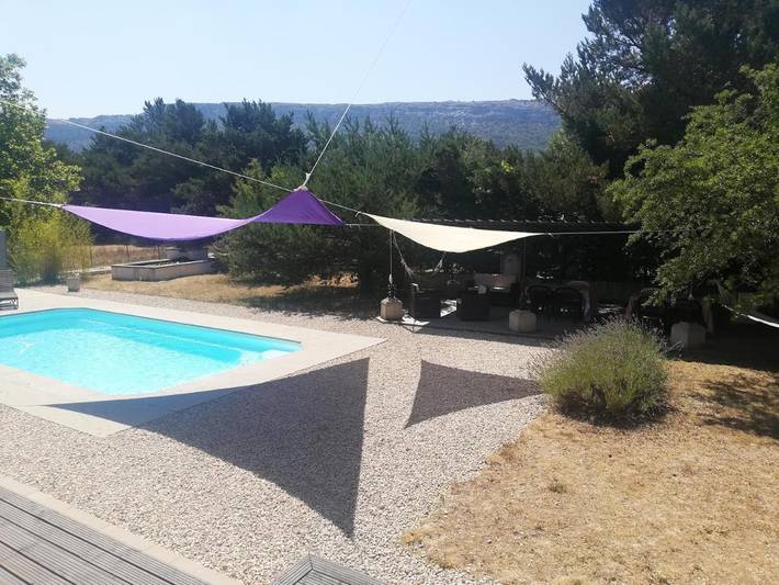 Gîte pour 2 personnes, avec piscine et jardin ainsi que vue et terrasse à Plan-d'Aups-Sainte-Baume - 4