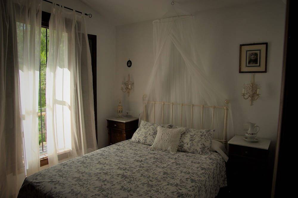 Holy Fountain. Country house in Frigiliana, with views of the sea and the mountains. in Frigiliana, Costa del Sol