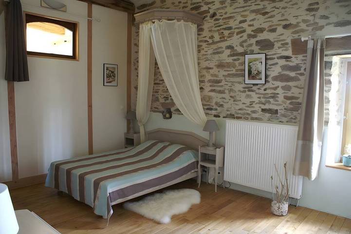 Location de vacances pour 18 personnes, avec jardin et terrasse, animaux acceptés à Andouque - 2