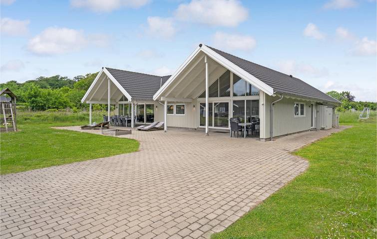 Ferienhaus für 20 Personen, mit Terrasse und Whirlpool sowie Sauna auf Langeland - 4
