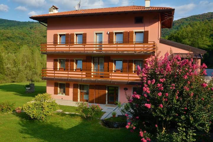 Ferienhaus für 6 Personen, mit Sauna und Balkon sowie Garten und Whirlpool