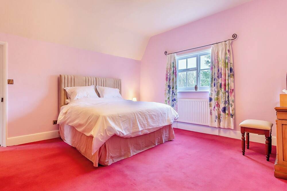 Fabulous looking property with an abundance of beams. in Suffolk