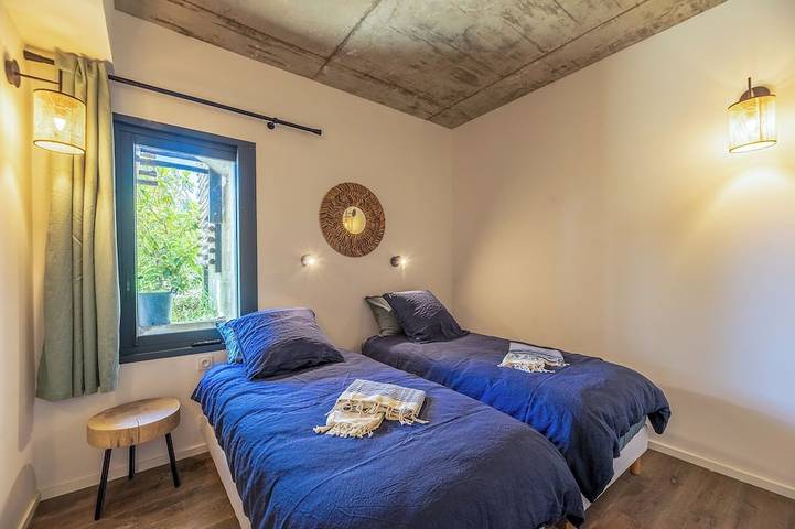 Gîte pour 6 personnes, avec terrasse et piscine dans Plage De L Ovu Santu - 4