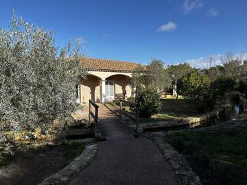 Chambre d’hôte pour 3 personnes, avec jardin à Boutenac