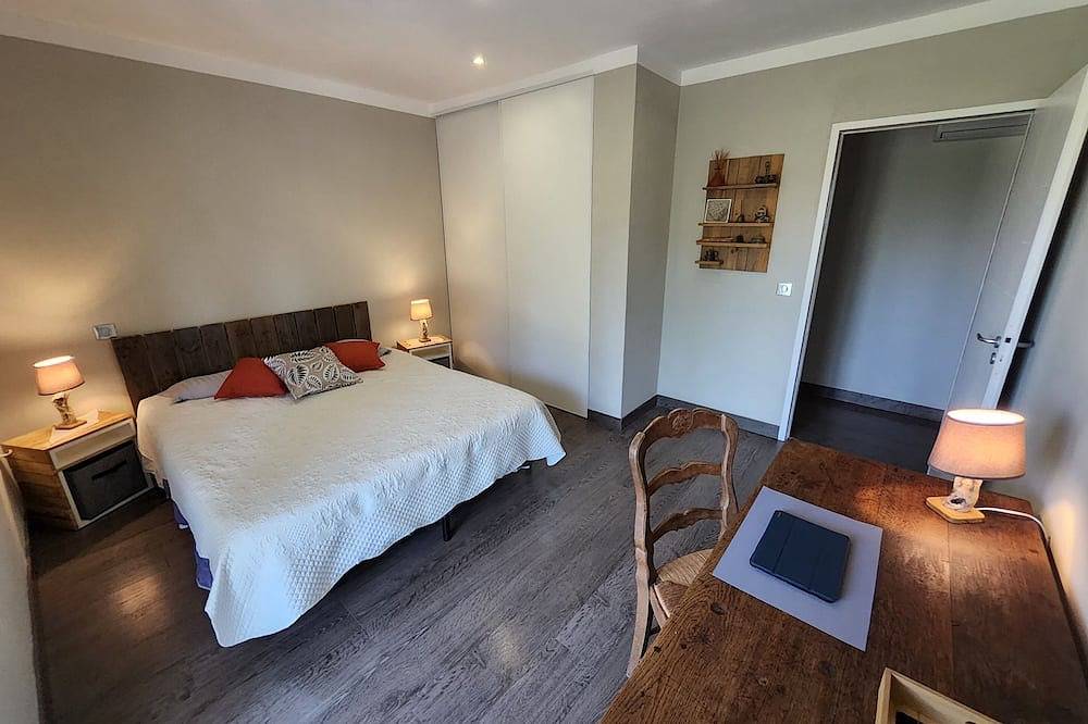 Ganze Wohnung, Apartment 2-4 pers - ground floor 48m2 + terrace 38m2 near sea and mountains in Prunelli-di-Fiumorbo, Regionaler Naturpark Korsika
