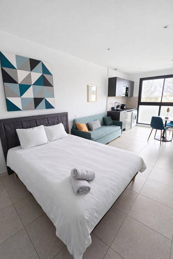 Appartement entier, Studio balcon, centre ville, parc expo, Arena in Pérols, Côte méditerranéenne (France)