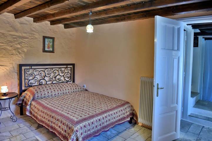 Location de vacances pour 6 personnes, avec jardin et terrasse, animaux acceptés à Hydra - 4