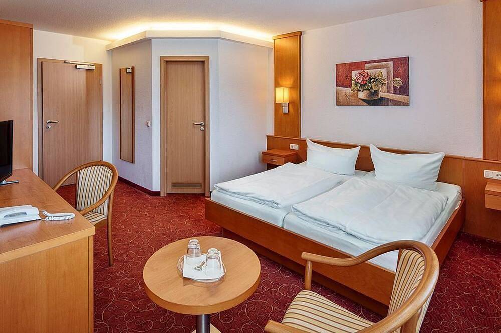 Komfort-Doppelzimmer - Hotel \"Zur Post\" in Pirna, Elbsandsteingebirge