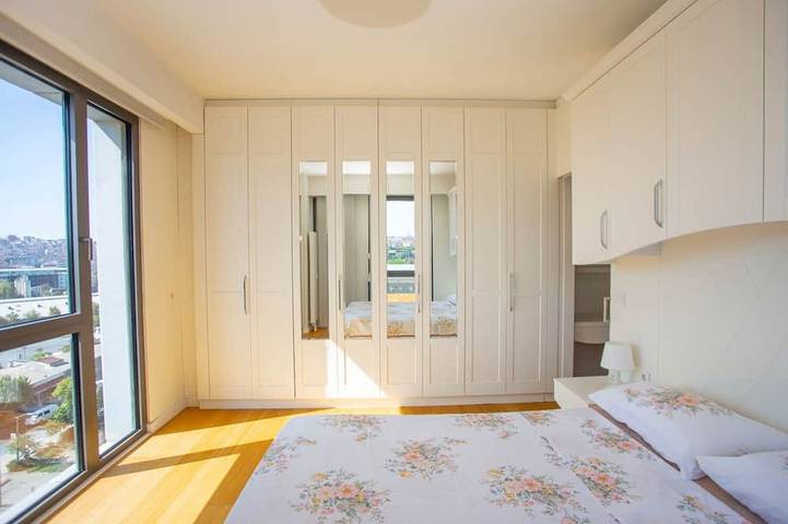 Ganze Wohnung, Luxuswohnung nahe Mall Of Ist & Flughafen in Istanbul, Marmararegion