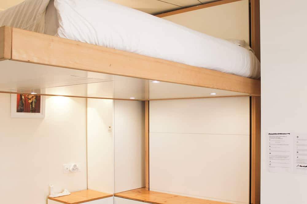 Entire apartment, Charming, bright studio in Clichy in Clichy, Hauts-de-Seine