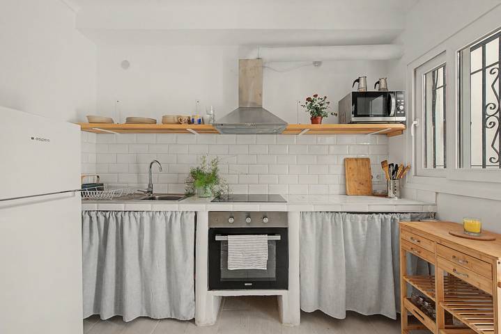 Hel lägenhet, ‘El Olivo 1’ Apartment with Private Terrace, Wi-Fi, and Air Conditioning in Málaga (Este), Malaga