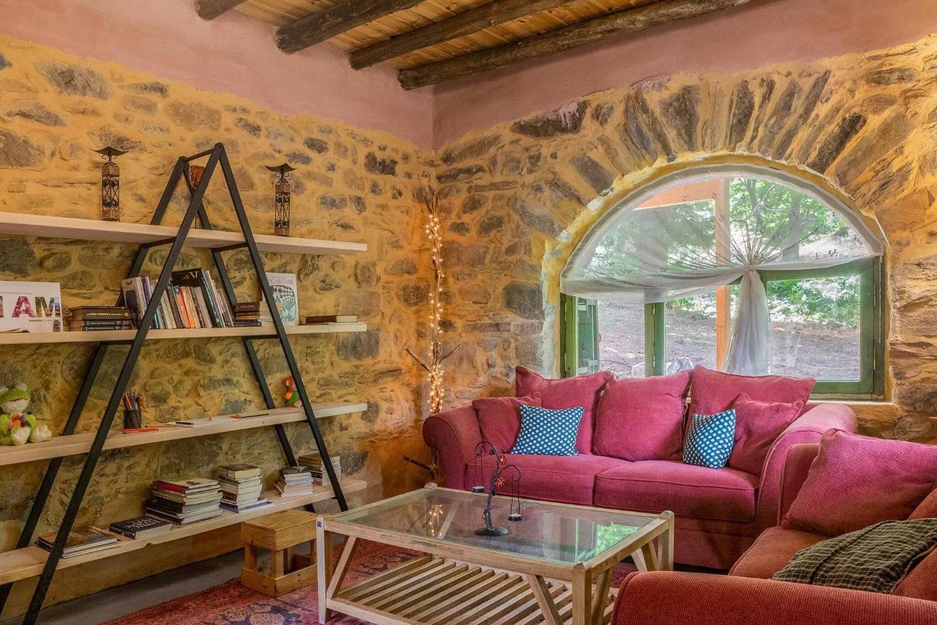 Maison de vacances 'Hani Kastania - Chania Retreat' avec vue sur la montagne, terrasse et jardin privés in Région de la Canée