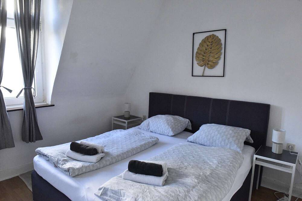 Entire apartment, Luxuriöse großzügige Wohnung mit einem Schlafzimmer in Wuppertal, Bergisch region
